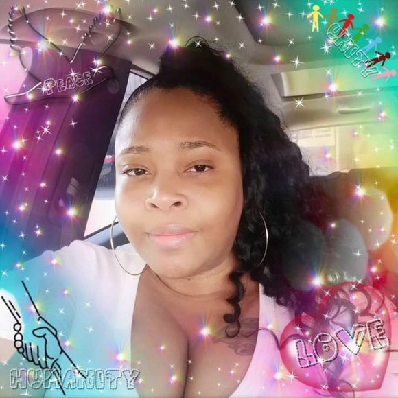 Meet your Posher, Alisa - Picture 1 of 1